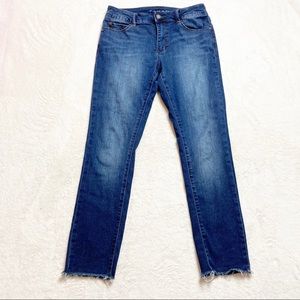 Tahari dark wash skinny jeans with raw hem sz 4/27